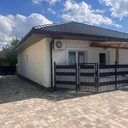 Apartamento Bujdoso House *